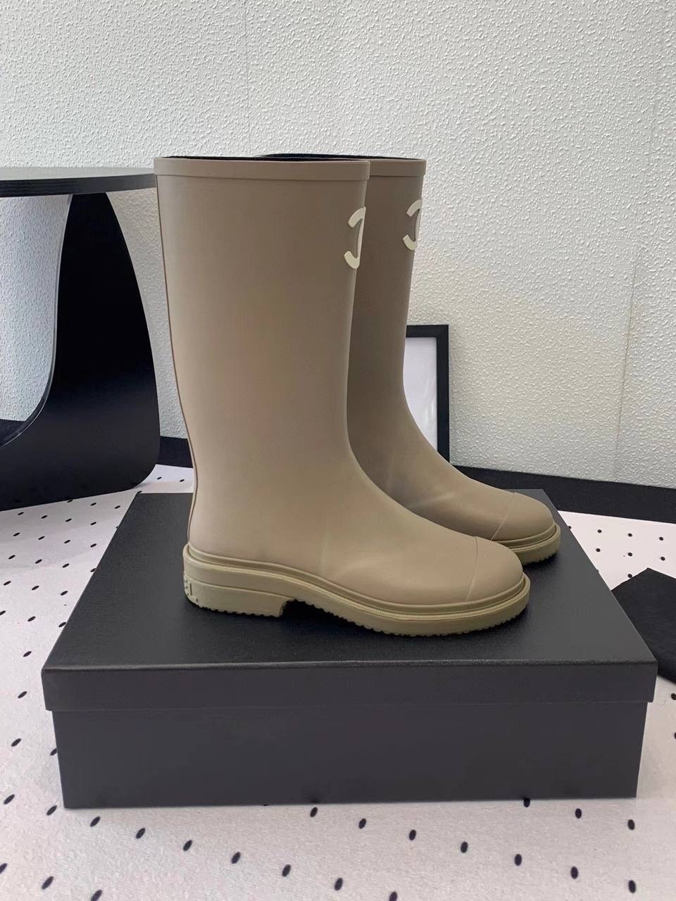 сапоги chanel,резиновые сапоги chanel,женские резиновые сапоги chanel,сапоги шанель,резиновые сапоги шанель