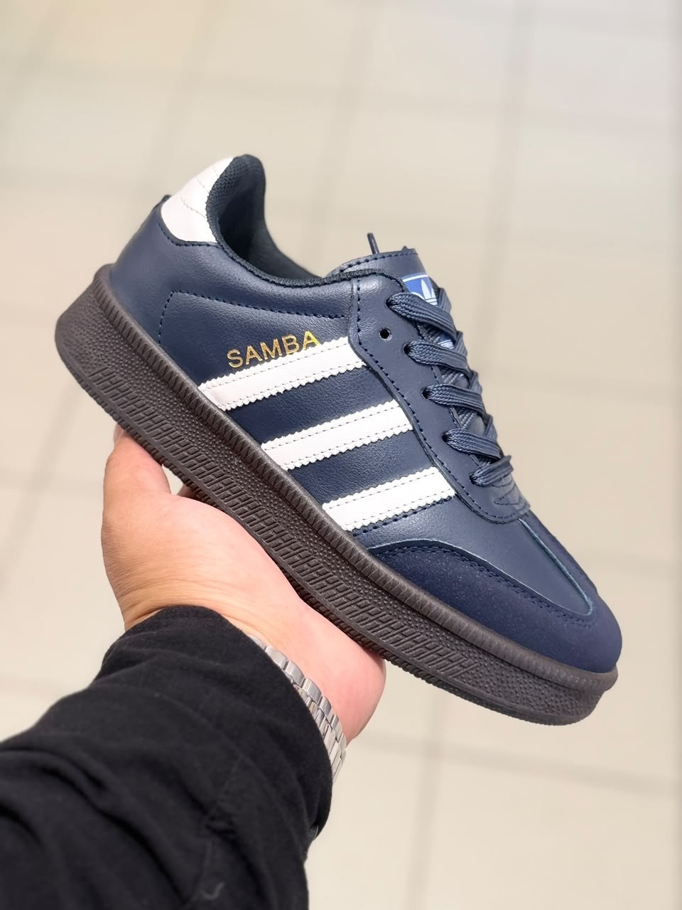 ,кроссовки мужские женские adidas,женские кроссовки,женские кроссовки адидас белые классические,кроссовки adidas