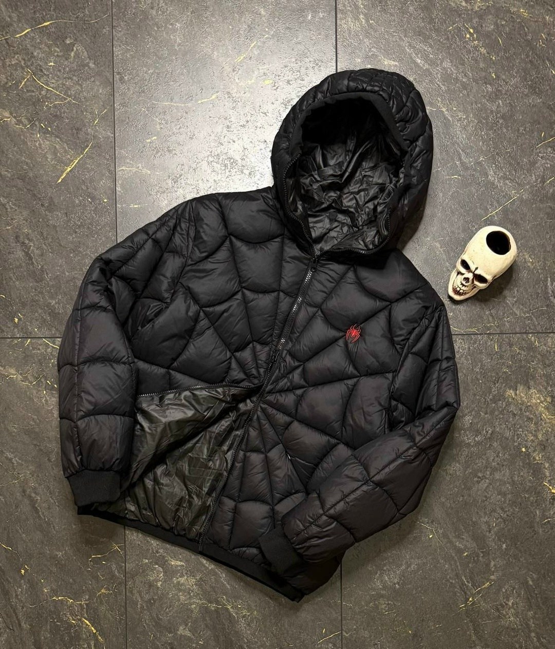 пуховик moncler spider,мужской короткий пуховик с рисунком паутины,пуховики монклер,moncler spider puffer jacket,куртка монклер