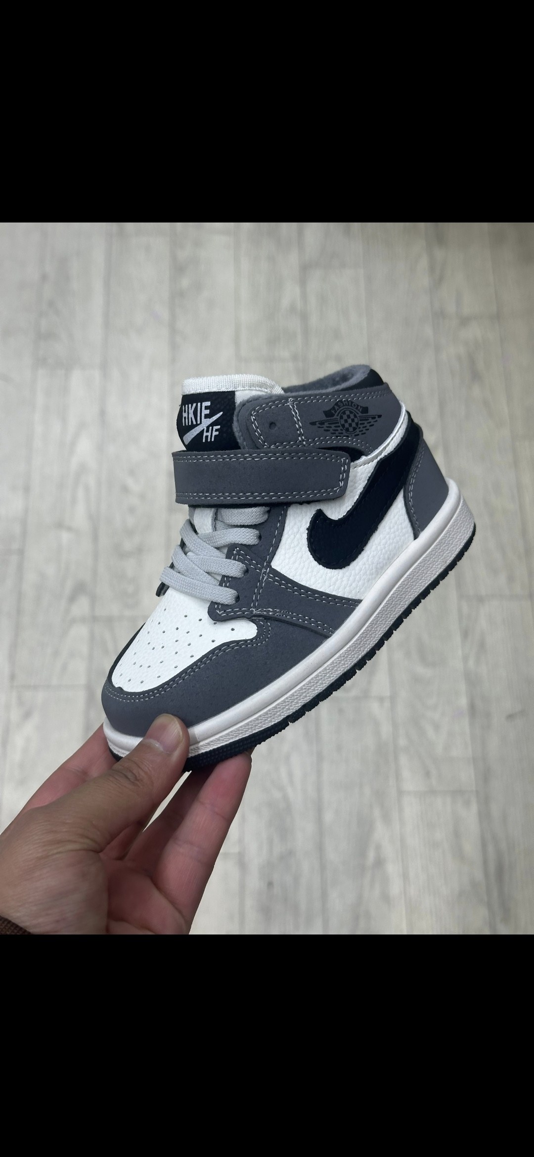 jordan 1 mid light smoke grey,air jordan 1 mid,jordan 1 mid,nike air jordan 1 mid,air jordan 1 retro high og