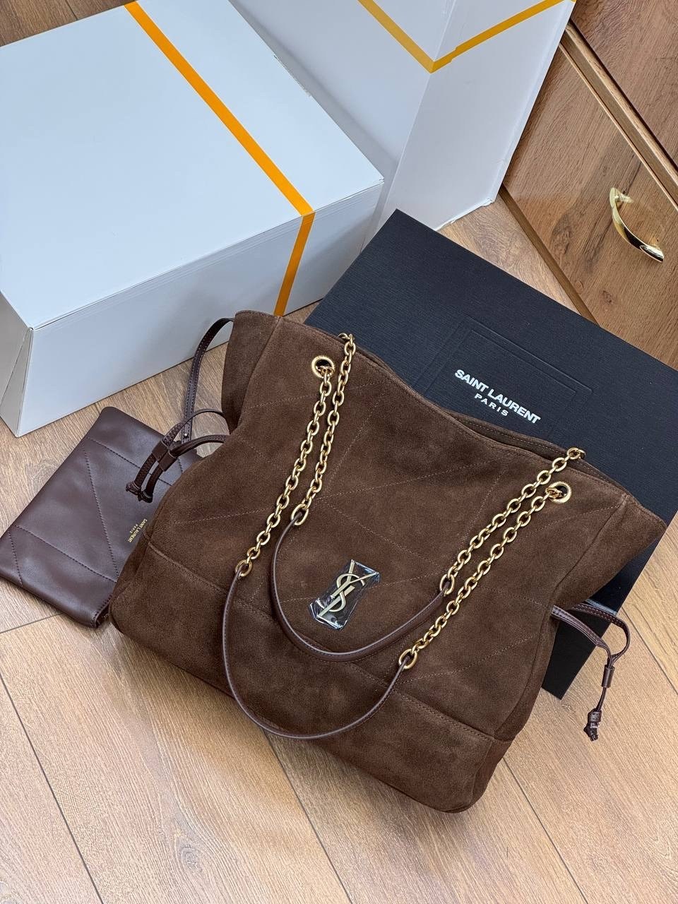 замшевая сумка yves saint laurent 32x25 см,замшевая сумка-тоут yves saint laurent,замшевая сумка,женская замшевая сумка yves saint laurent 37x29 см,сумка saint laurent из замши