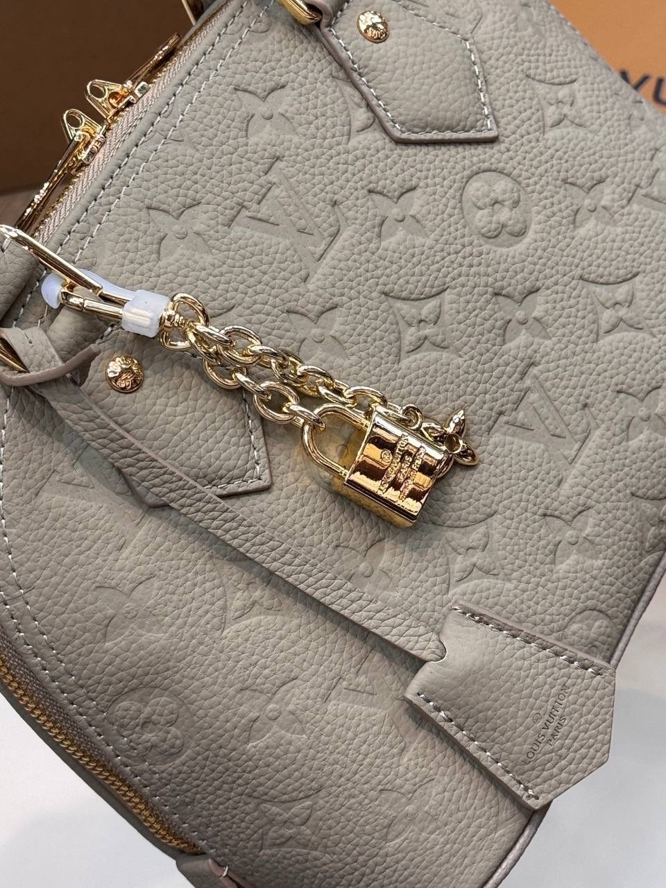 женская сумка louis vuitton,сумкa louis vuitton,сумка louis vuitton в форме ракушки,сумка луи виттон,женская сумка louis vuitton alma