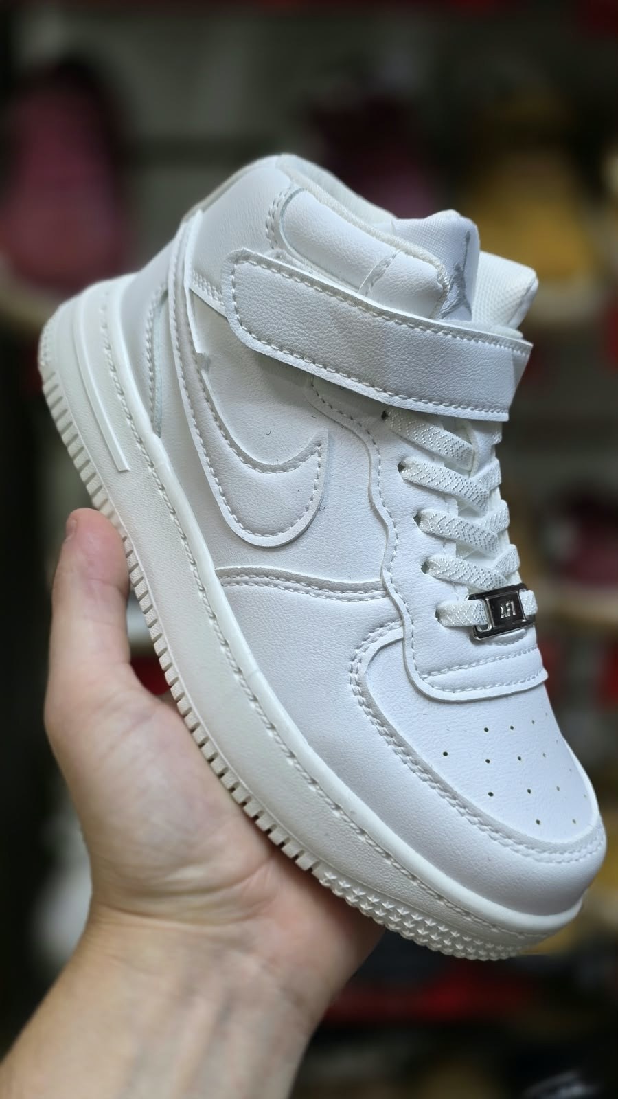 air jordan 1 mid triple white,nike air jordan 1 mid,jordan air 1 mid,jordan 1 mid triple white,jordan 1 mid