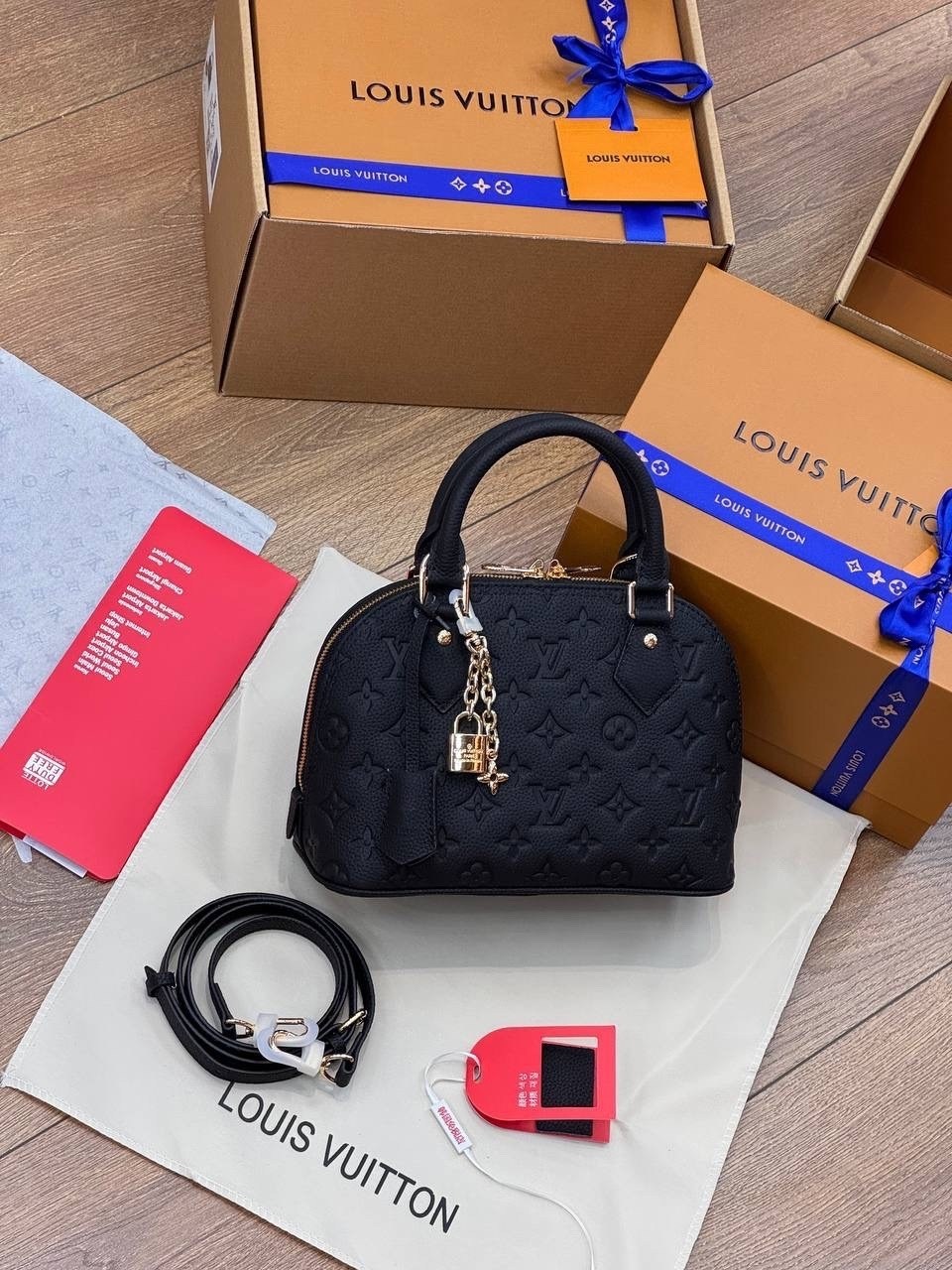 женская сумка louis vuitton,сумкa louis vuitton,сумка louis vuitton в форме ракушки,сумка луи виттон,женская сумка louis vuitton alma