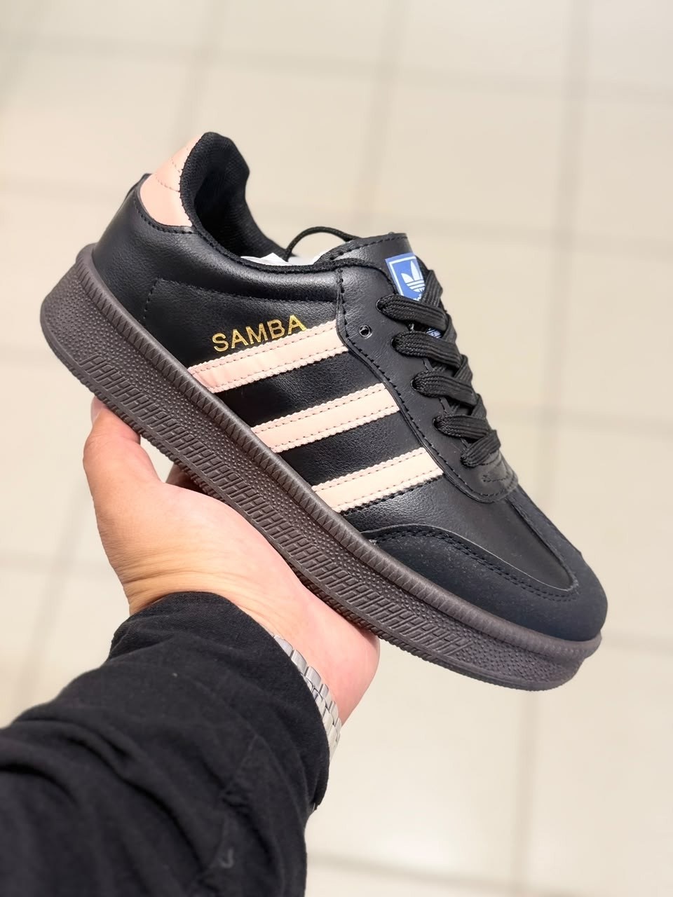 ,кроссовки мужские женские adidas,женские кроссовки,женские кроссовки адидас белые классические,кроссовки adidas