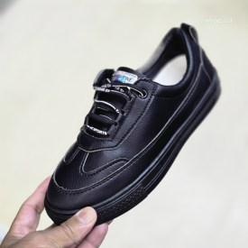 Кроссовки