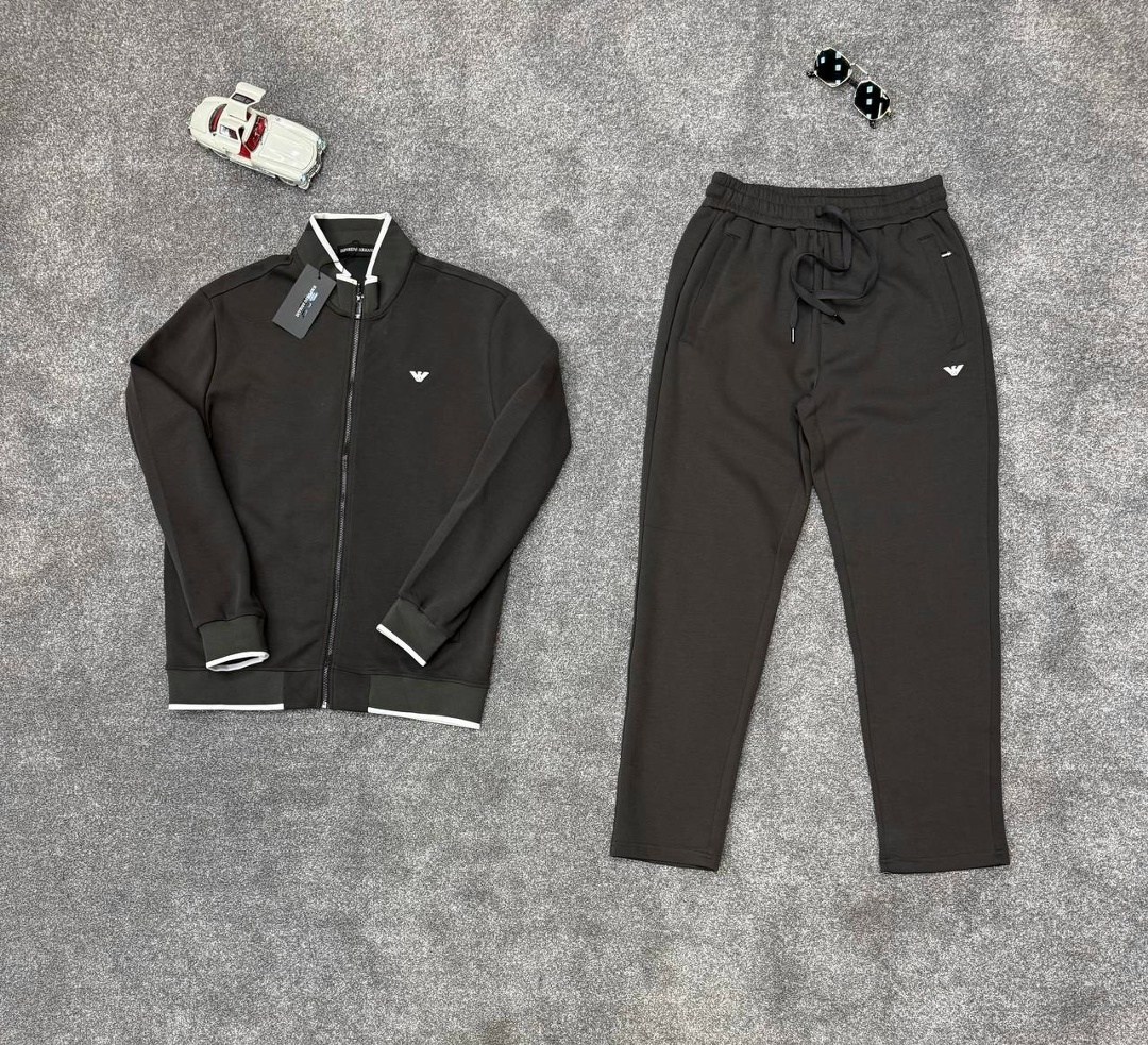 спортивный костюм emporio armani,мужской спортивный костюм,костюм спортивный,armani спортивный костюм,армани спортивный костюм мужской оригинал