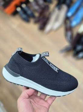 Кроссовки