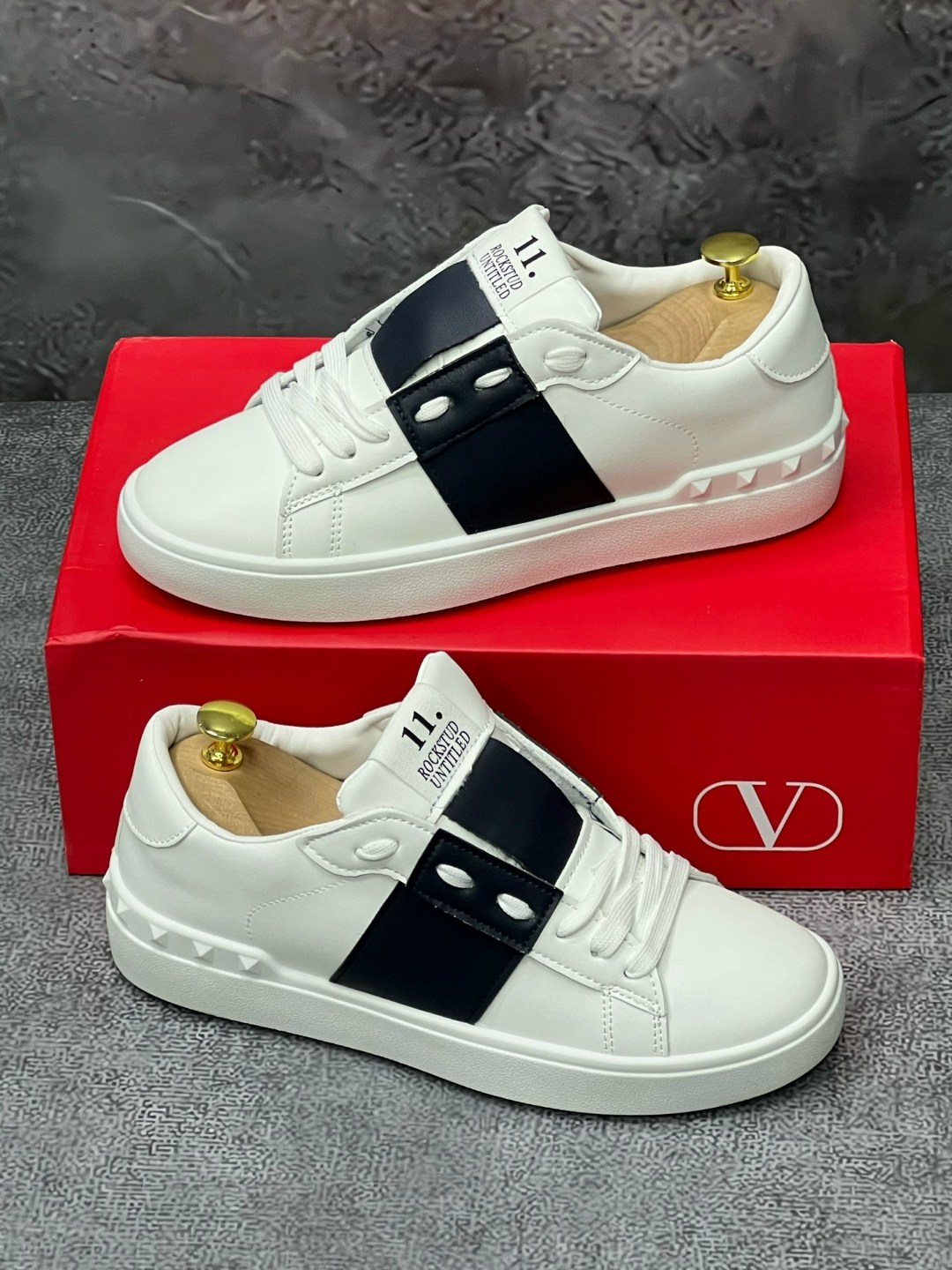 кроссовки valentino,valentino garavani кроссовки,кеды valentino,кеды valentino garavani,кроссовки женские valentino