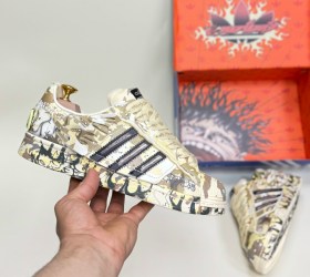 Кроссовки