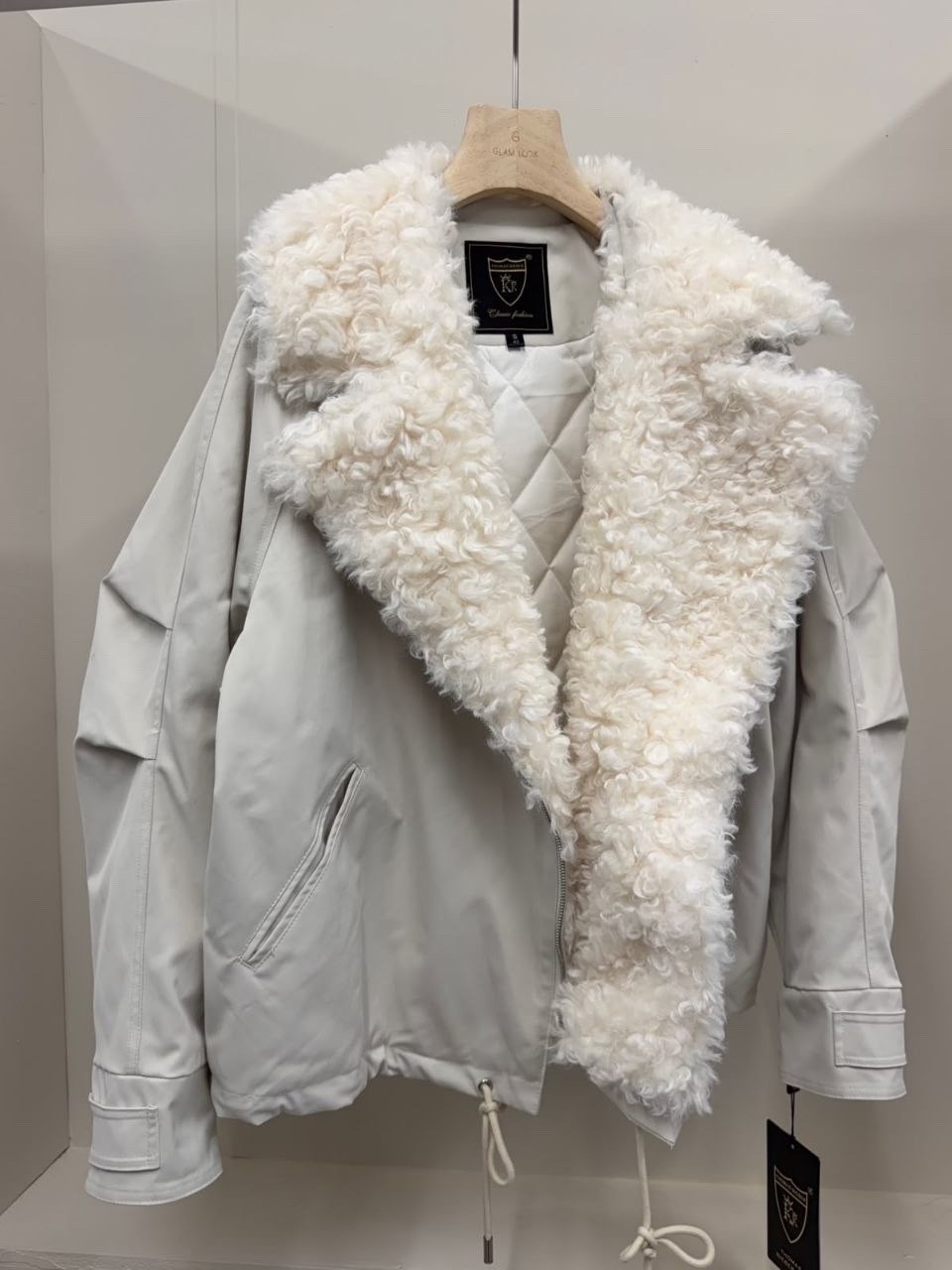 дубленка женская,женская дубленка zara в стиле авиатор,зара дубленка женская авиатор белая,светлая дубленка авиатор,светлая дублёнка авиатор на мехе