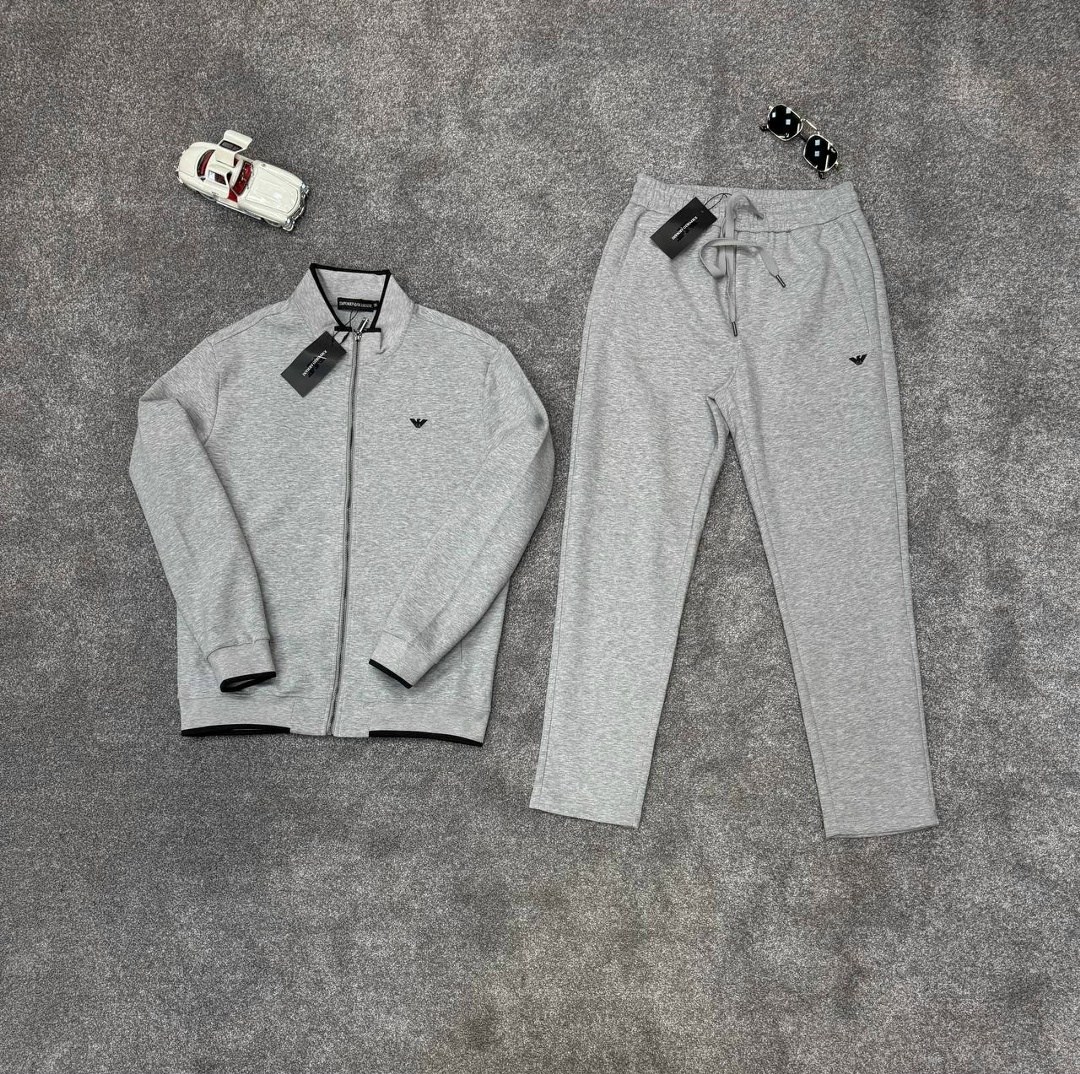 спортивный костюм prada,мужской спортивный костюм armani,armani спортивный костюм,спортивный костюм мужской,спортивный костюм