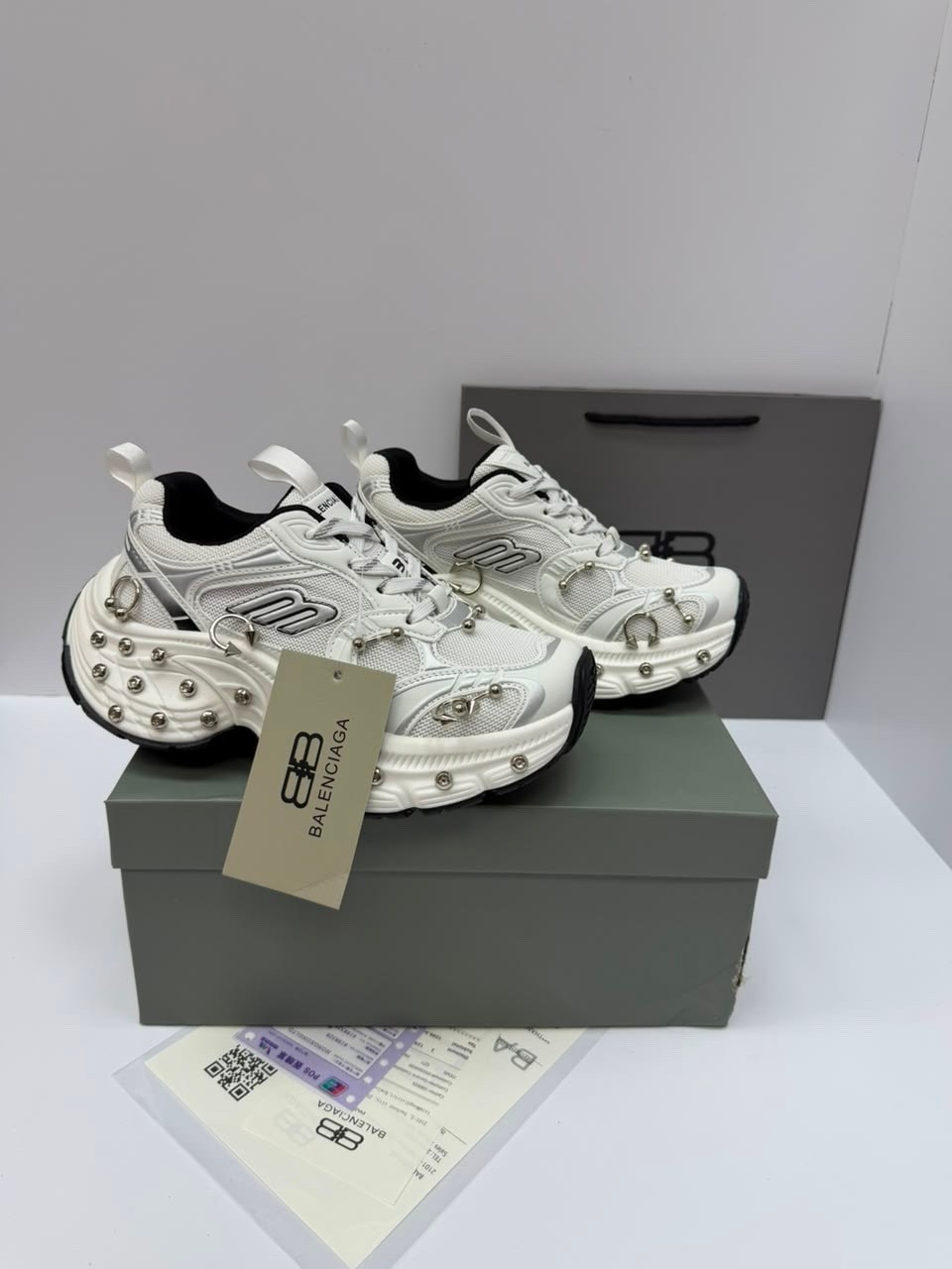 кроссовки balenciaga,женские кроссовки balenciaga,массивные кроссовки,кроссовки,баленсиага кроссовки в сетку