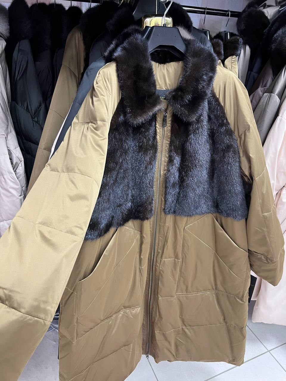 женский пуховик loro piana,куртка зимняя теплая с капюшоном okxana utova brand,женские пуховики,пуховик комбинированный с норкой,куртка пуховик с норкой