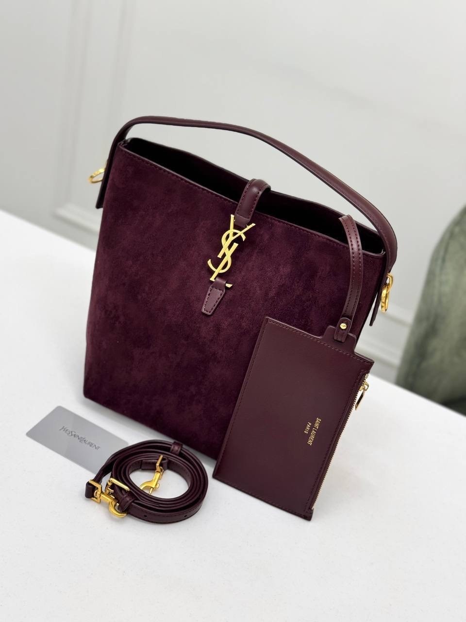 женская замшевая сумка yves saint laurent 37x29 см,сумка замшевая,замшевая сумка yves saint laurent 38x34 см,сумка клатч натуральная замша бордовая,замшевая сумка yves saint laurent 32x25 см
