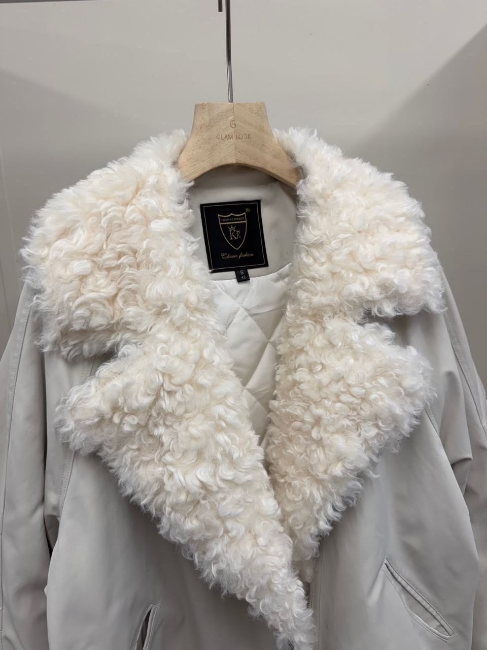 дубленка женская,женская дубленка zara в стиле авиатор,зара дубленка женская авиатор белая,светлая дубленка авиатор,светлая дублёнка авиатор на мехе