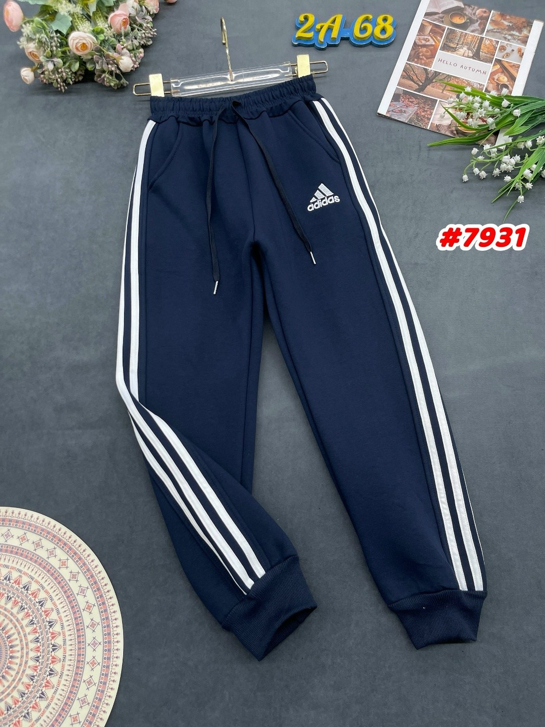 adidas essentials fleece open hem 3 stripes pants,брюки спортивные adidas sportswear мужские,мужские спортивные штаны adidas,брюки спортивные,брюки мужские adidas