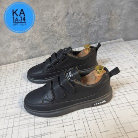 Кроссовки