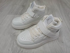 Кроссовки