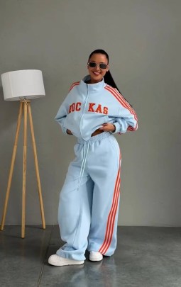 Костюм