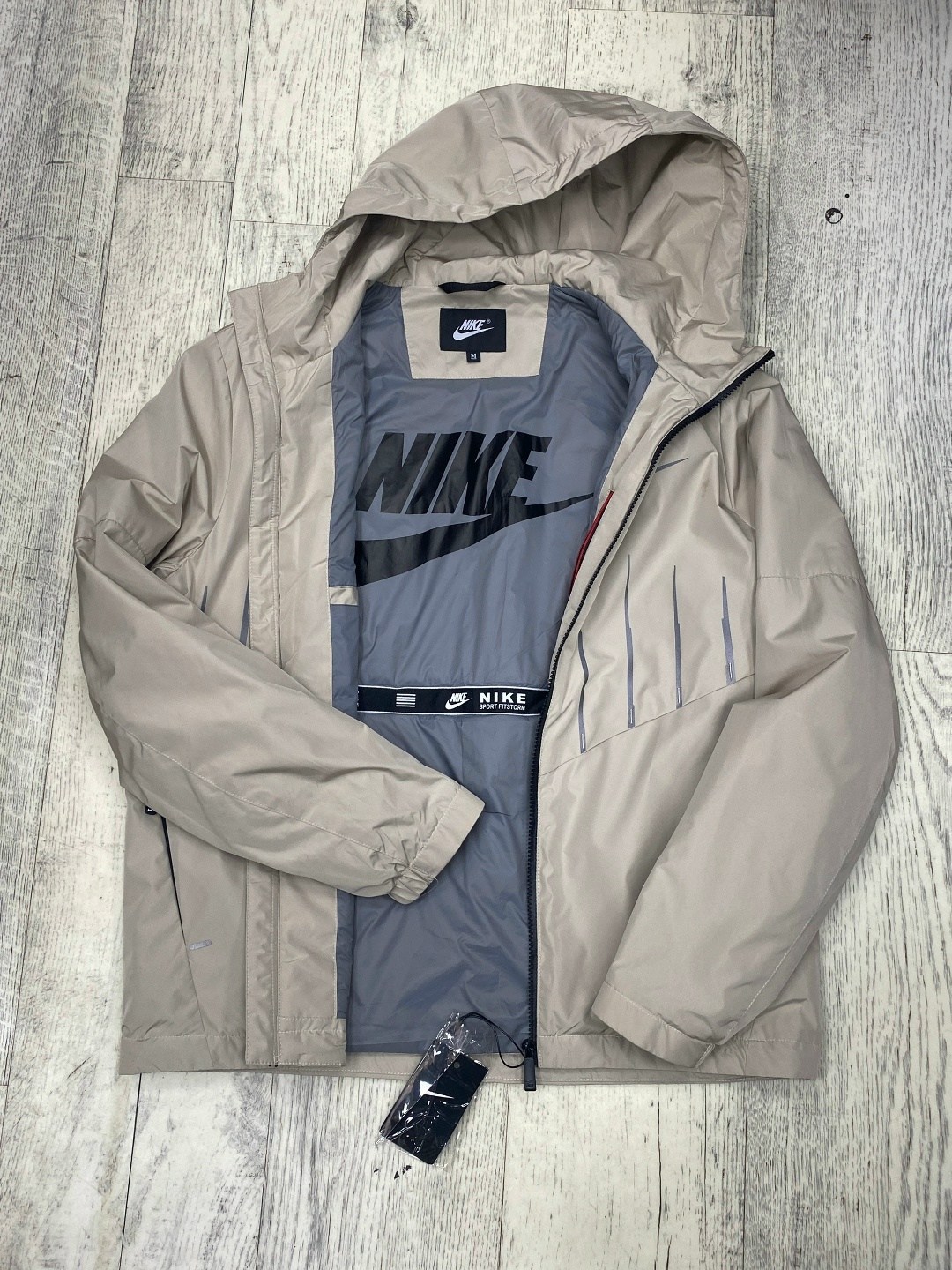 ветровка nike,куртка мужская nike,куртка nike therma essential,куртка найк мужская,куртка для бега