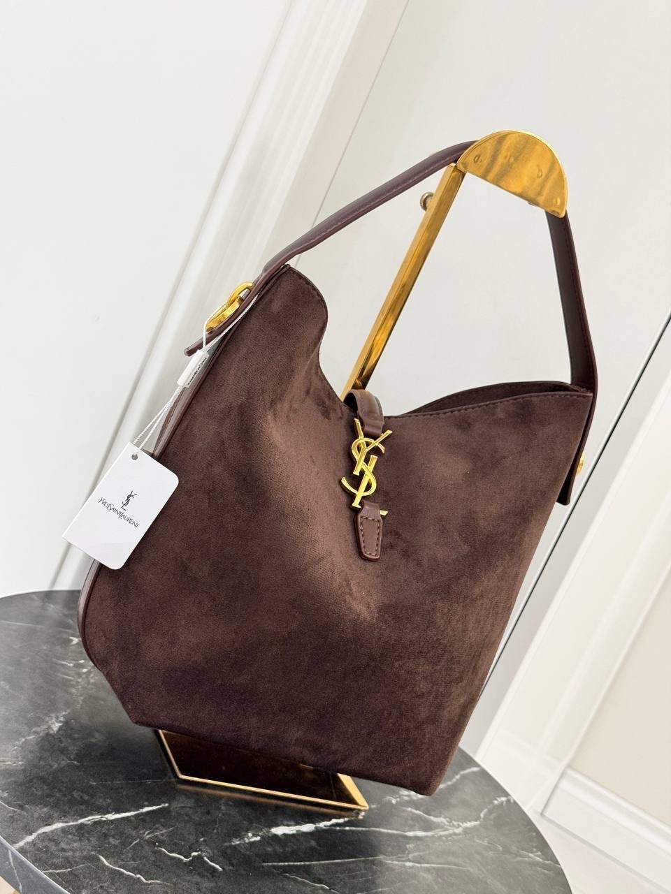 женская замшевая сумка yves saint laurent 37x29 см,сумка замшевая,замшевая сумка yves saint laurent 38x34 см,сумка клатч натуральная замша бордовая,замшевая сумка yves saint laurent 32x25 см
