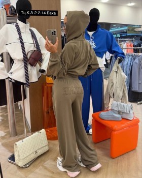 Костюм