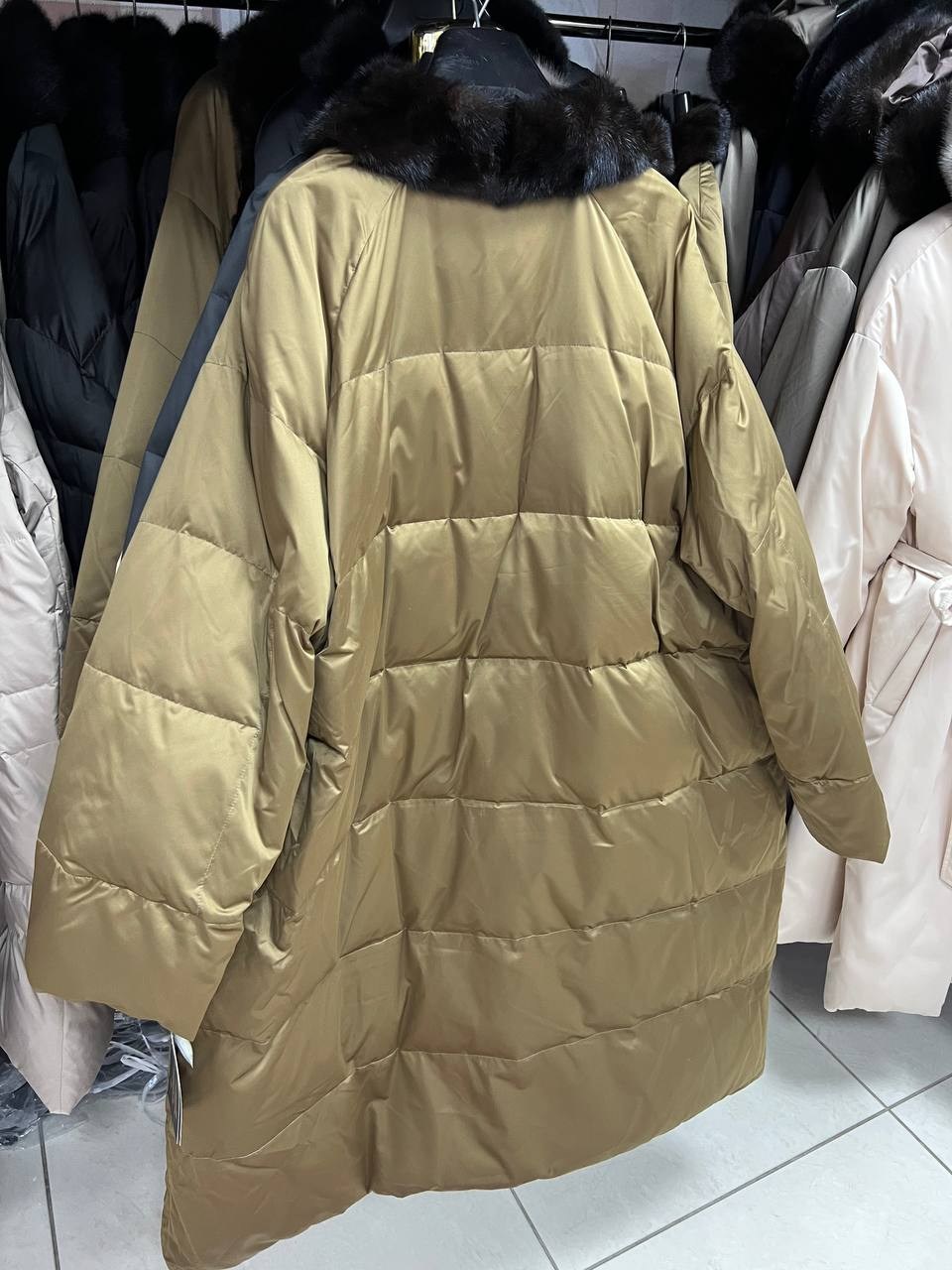 женский пуховик loro piana,куртка зимняя теплая с капюшоном okxana utova brand,женские пуховики,пуховик комбинированный с норкой,куртка пуховик с норкой