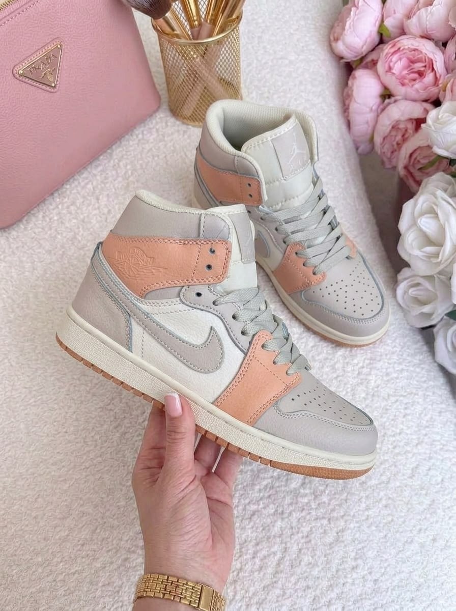 женские кроссовки nike air jordan 1 mid,кроссовки женские nike air jordan 1,женские кроссовки nike,nike air jordan 1 mid,nike air jordan 1 mid milan