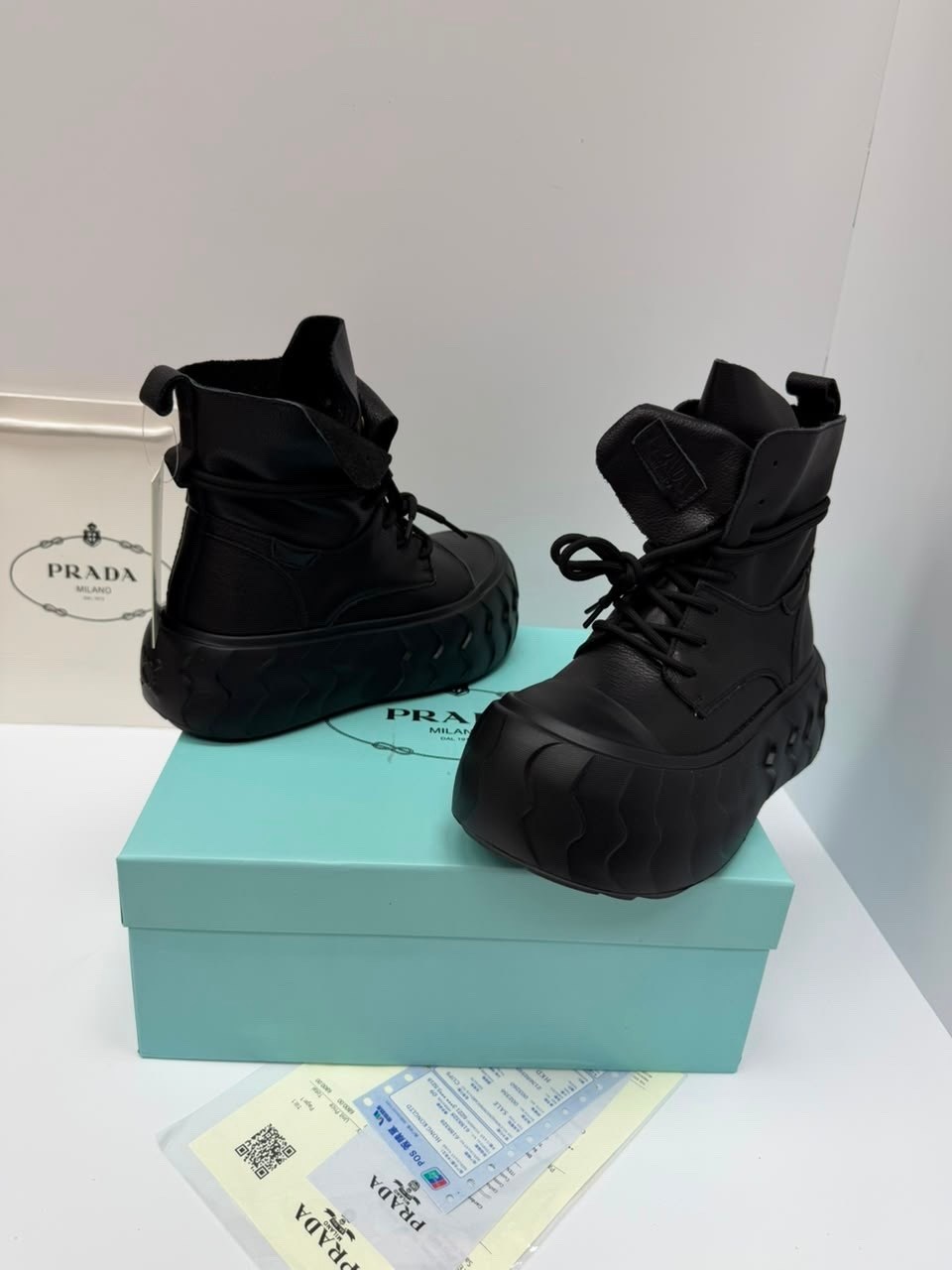 ,дутики prada,ботинки prada, женская,женские ботинки