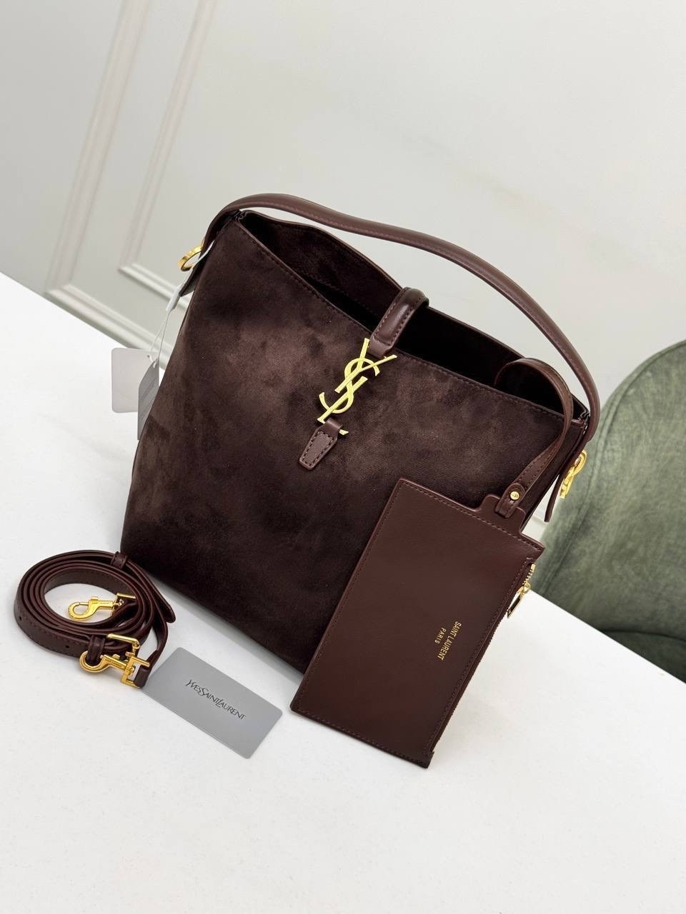 женская замшевая сумка yves saint laurent 37x29 см,сумка замшевая,замшевая сумка yves saint laurent 38x34 см,сумка клатч натуральная замша бордовая,замшевая сумка yves saint laurent 32x25 см