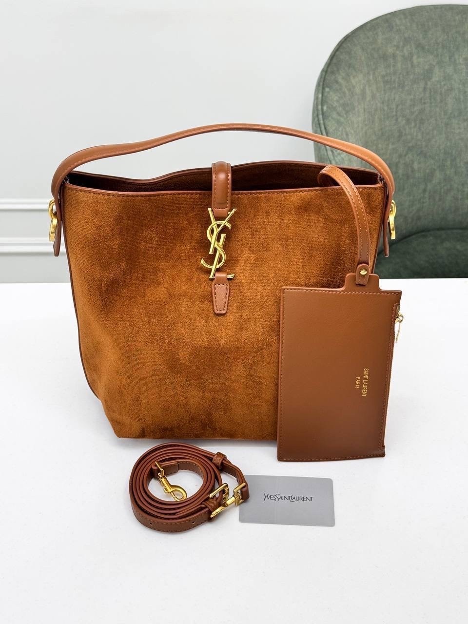 женская замшевая сумка yves saint laurent 37x29 см,сумка замшевая,замшевая сумка yves saint laurent 38x34 см,сумка клатч натуральная замша бордовая,замшевая сумка yves saint laurent 32x25 см