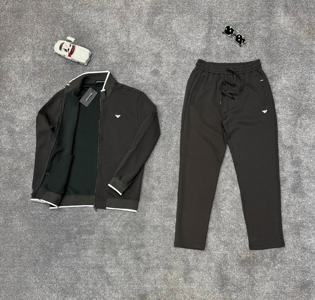 спортивный костюм prada,мужской спортивный костюм armani,armani спортивный костюм,спортивный костюм мужской,спортивный костюм