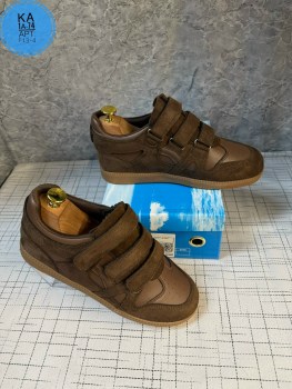 Кроссовки