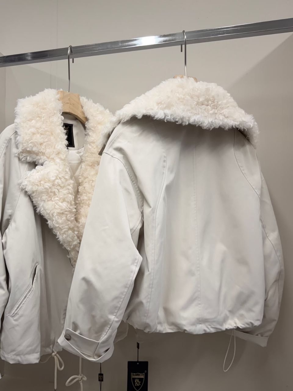 дубленка женская,женская дубленка zara в стиле авиатор,зара дубленка женская авиатор белая,светлая дубленка авиатор,светлая дублёнка авиатор на мехе