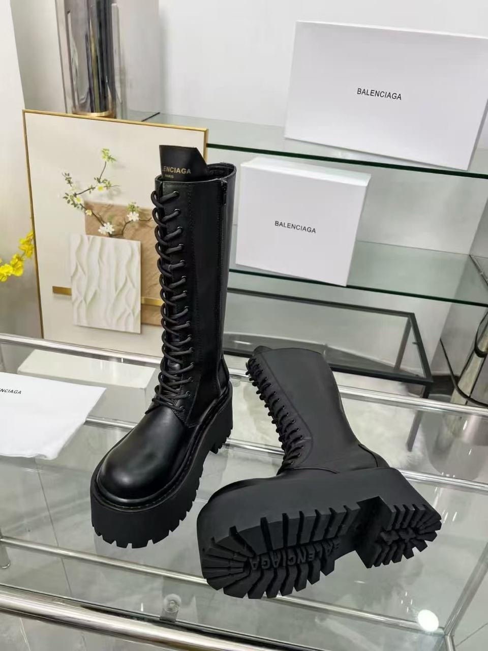 сапоги на высокой подошве,balenciaga женские кожаные сапоги на шнуровке чёрного цвета,,женские ботинки и сапоги на высокой подошве balenciag*a,ботинки balenciaga