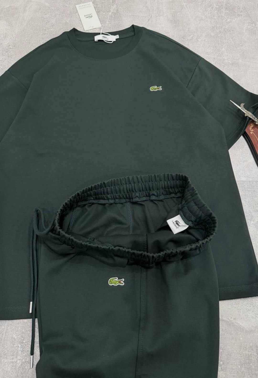 спортивный костюм lacoste,мужская спортивная одежда,мужской спортивный костюм,костюм лакост мужской,одежда костюм