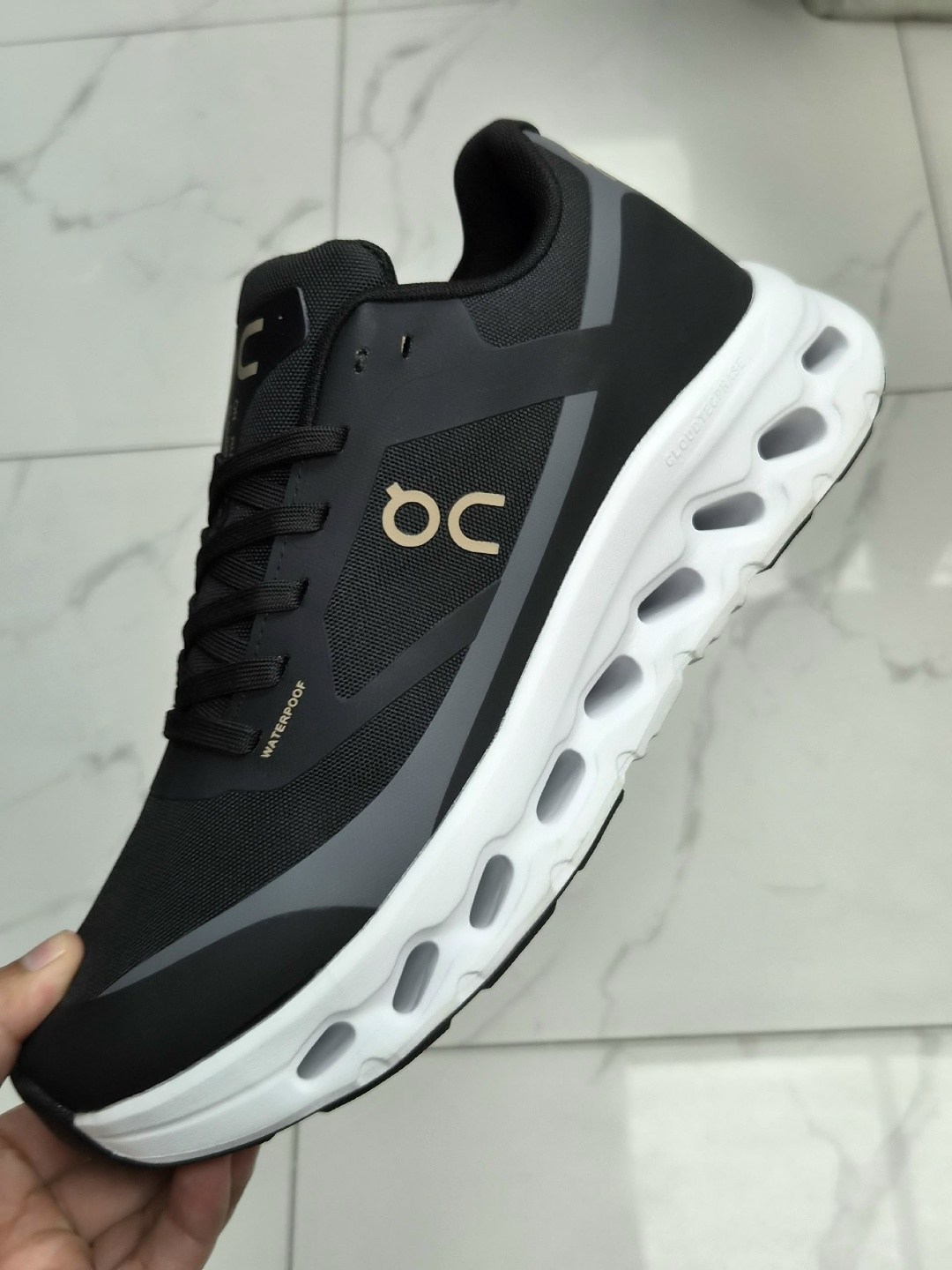 кроссовки on cloudrunner 2 цвет eclipse black,кроссовки,кроссовки мужские on,кроссовки cloudrunner 2 on черный,мужской кроссовки