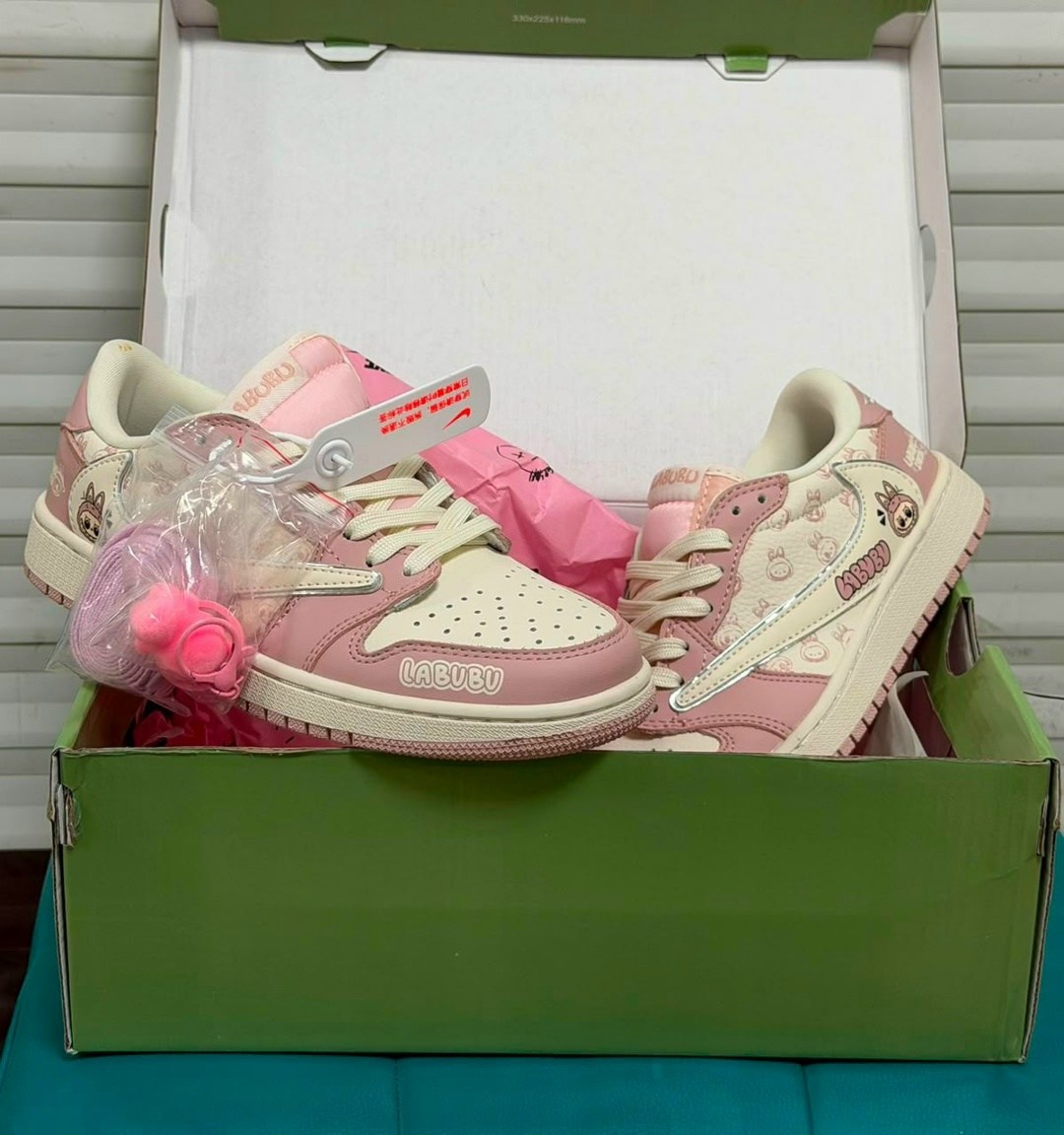 кроссовки,кроссовки женские,спортивная ,розовые кроссовки,nike air jordan 1 low travis scott