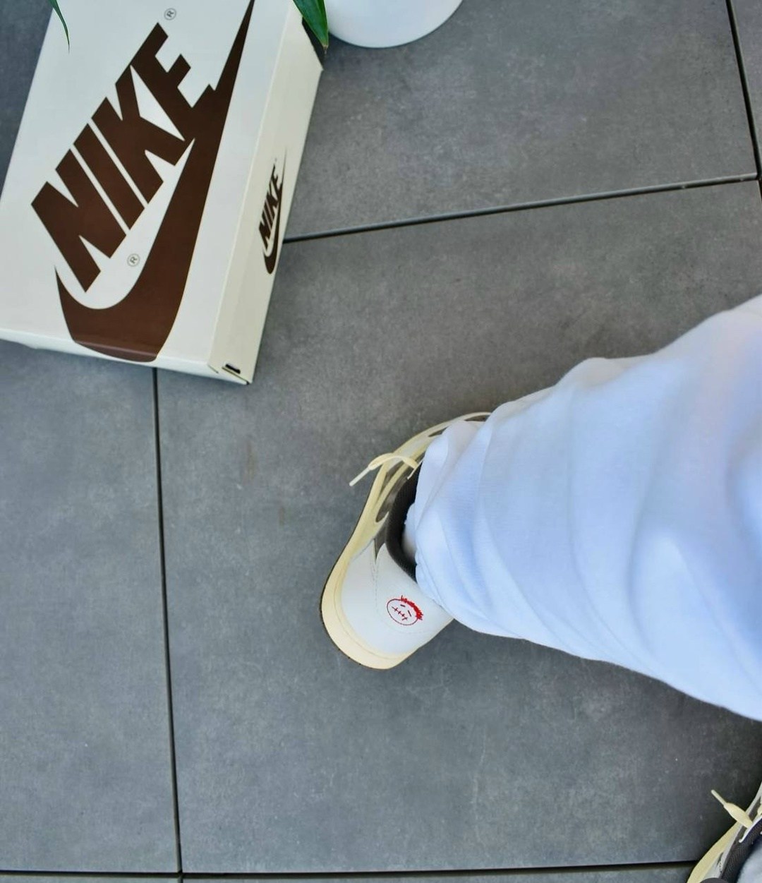 кроссовки nike air jordan 1 low travis scott,nike air jordan 1 low travis scott reverse mocha,nike air jordan 1 low travis scott,кроссовки nike air jordan 1 low x travis scott,кроссовки nike air jorda
