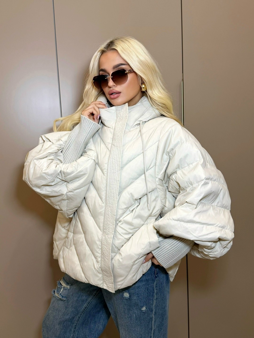 куртка стильная,куртка демисезонная с капюшоном oversize okxana utova brand,стильные пуховики,куртка оверсайз,демисезонная куртка