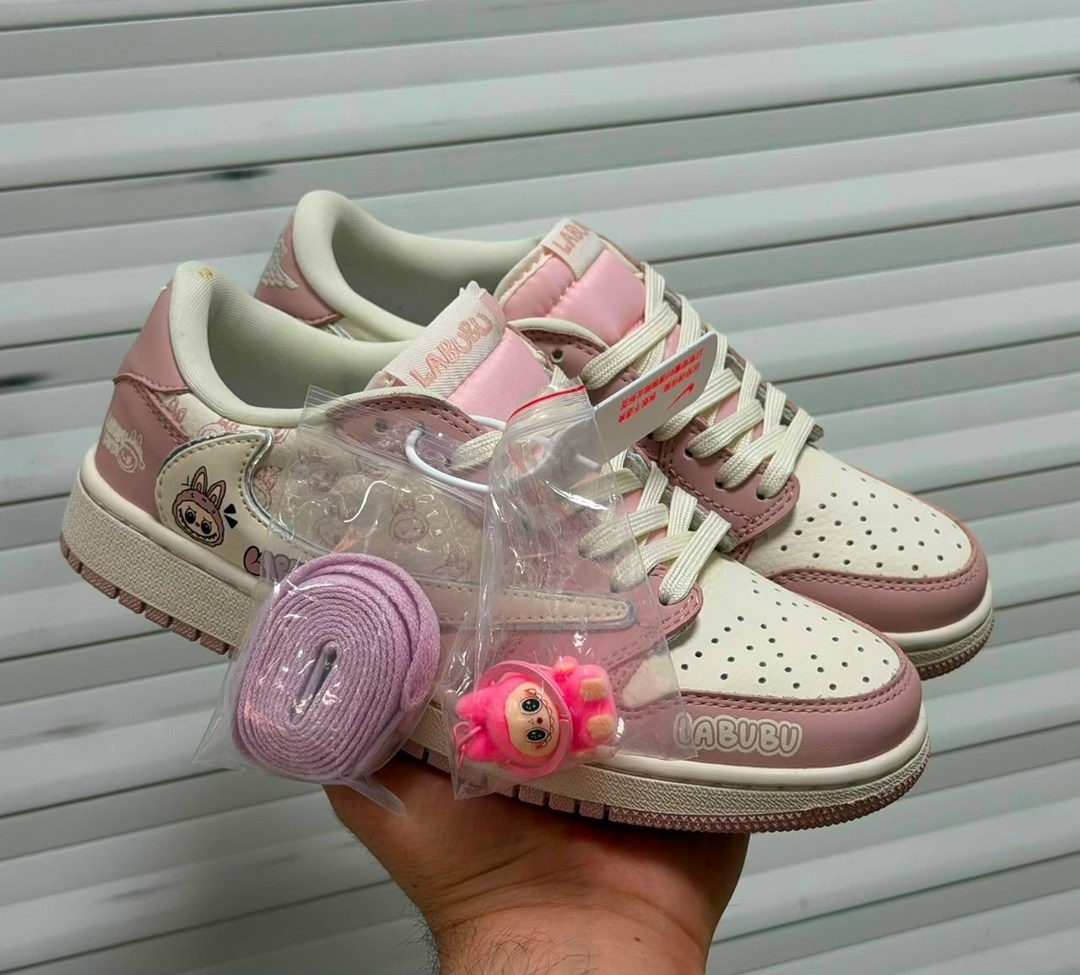 кроссовки,кроссовки женские,спортивная ,розовые кроссовки,nike air jordan 1 low travis scott