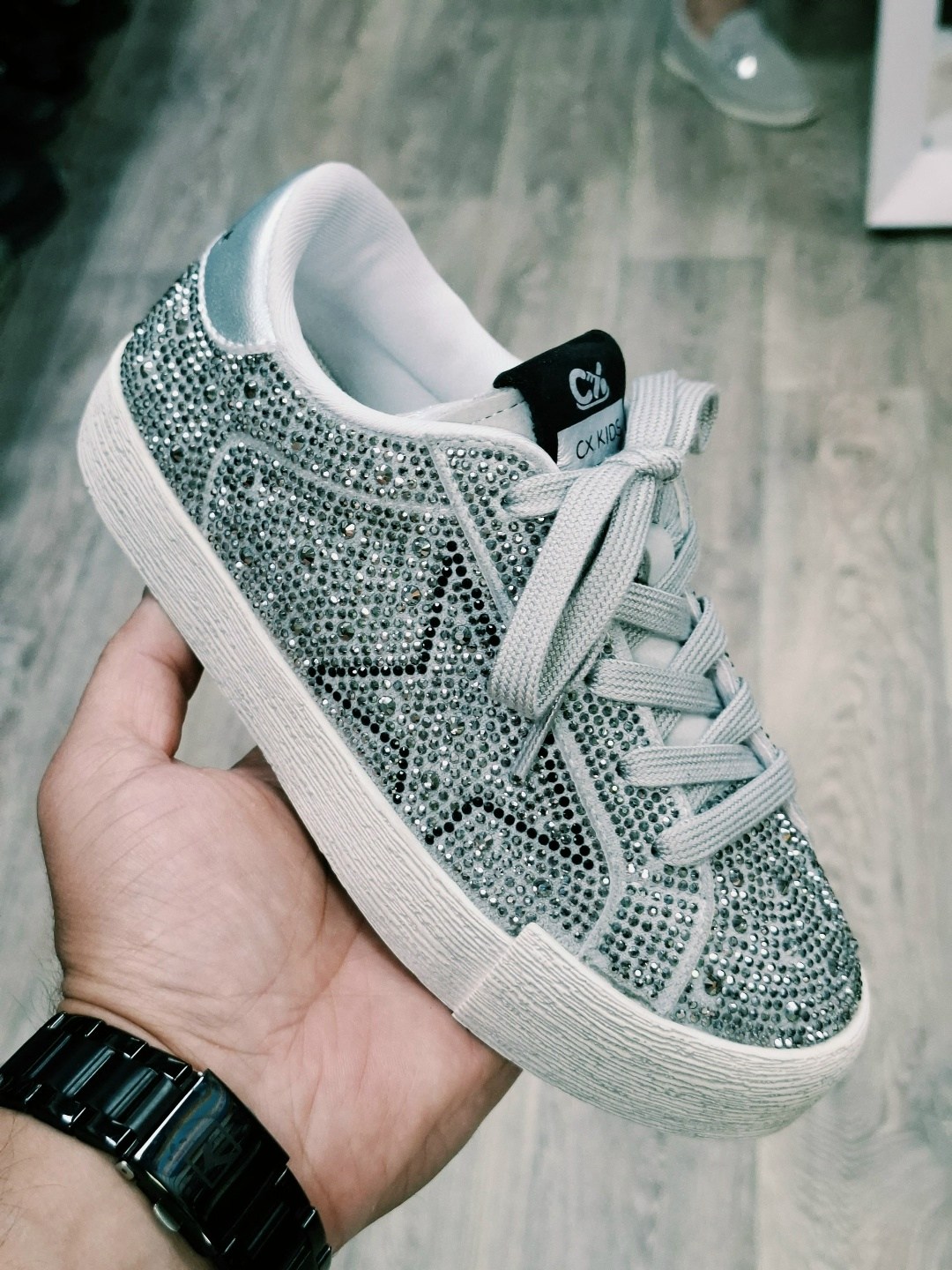 swarovski x nike air jordan 1 low og “stealth”,swarovski x air jordan 1 low og "crystal",swarovski air jordan 1 low og shadow hm9208-001,swarovski air jordan 1 low hm9208 001,swarovski air jordan 1 lo
