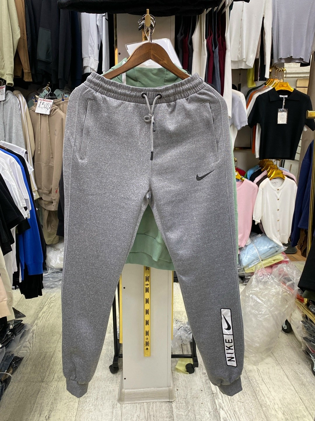 спортивные брюки nike,спортивные штаны найк,спортивные штаны,брюки мужские nike,спортивные штаны nike
