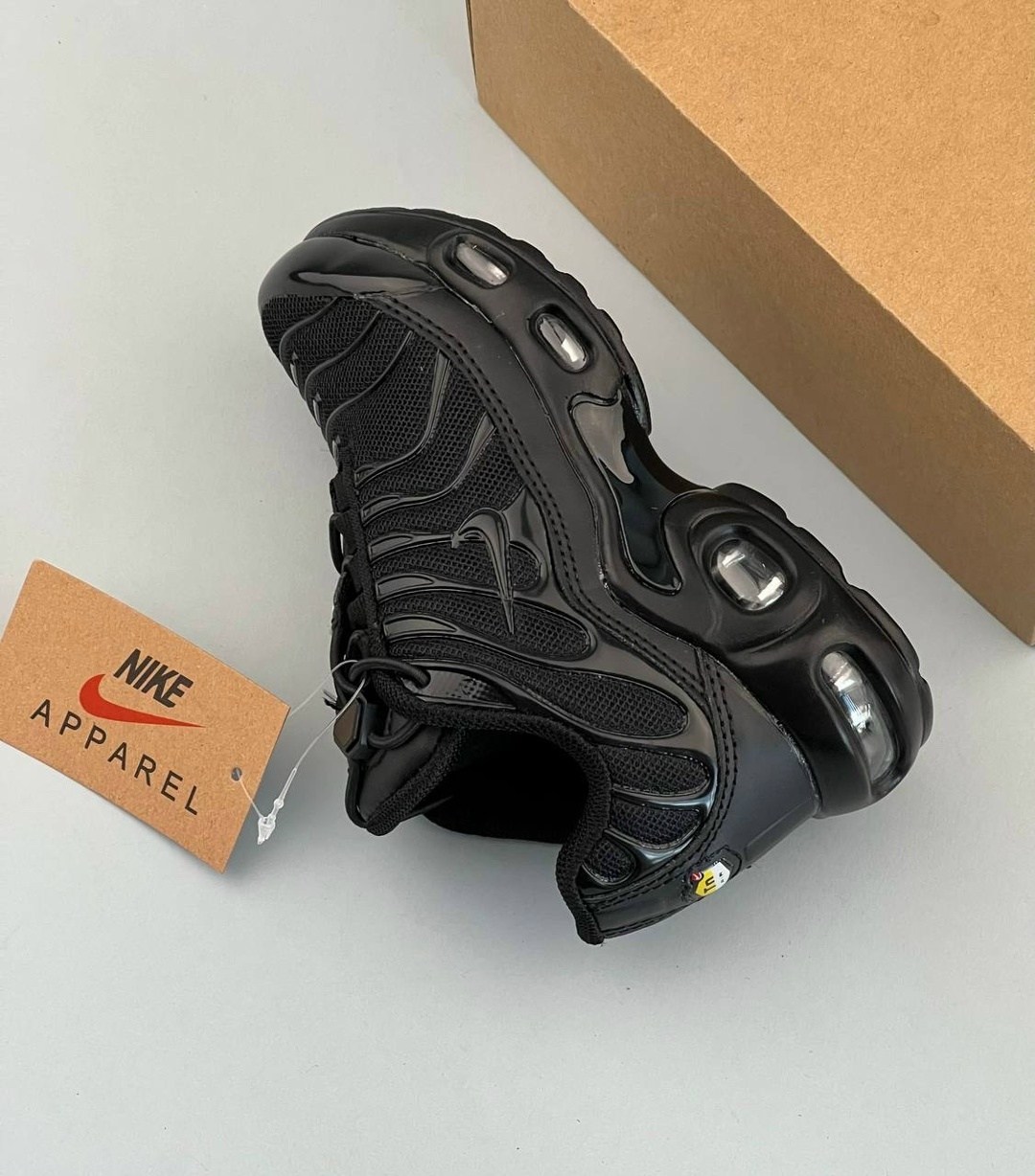 кроссовки nike air max plus tn,спортивные кроссовки унисекс nike air max plus tn черные,nike air max tn plus black,кроссовки nike air max plus,спортивные кроссовки унисекс nike air max plus tn черные