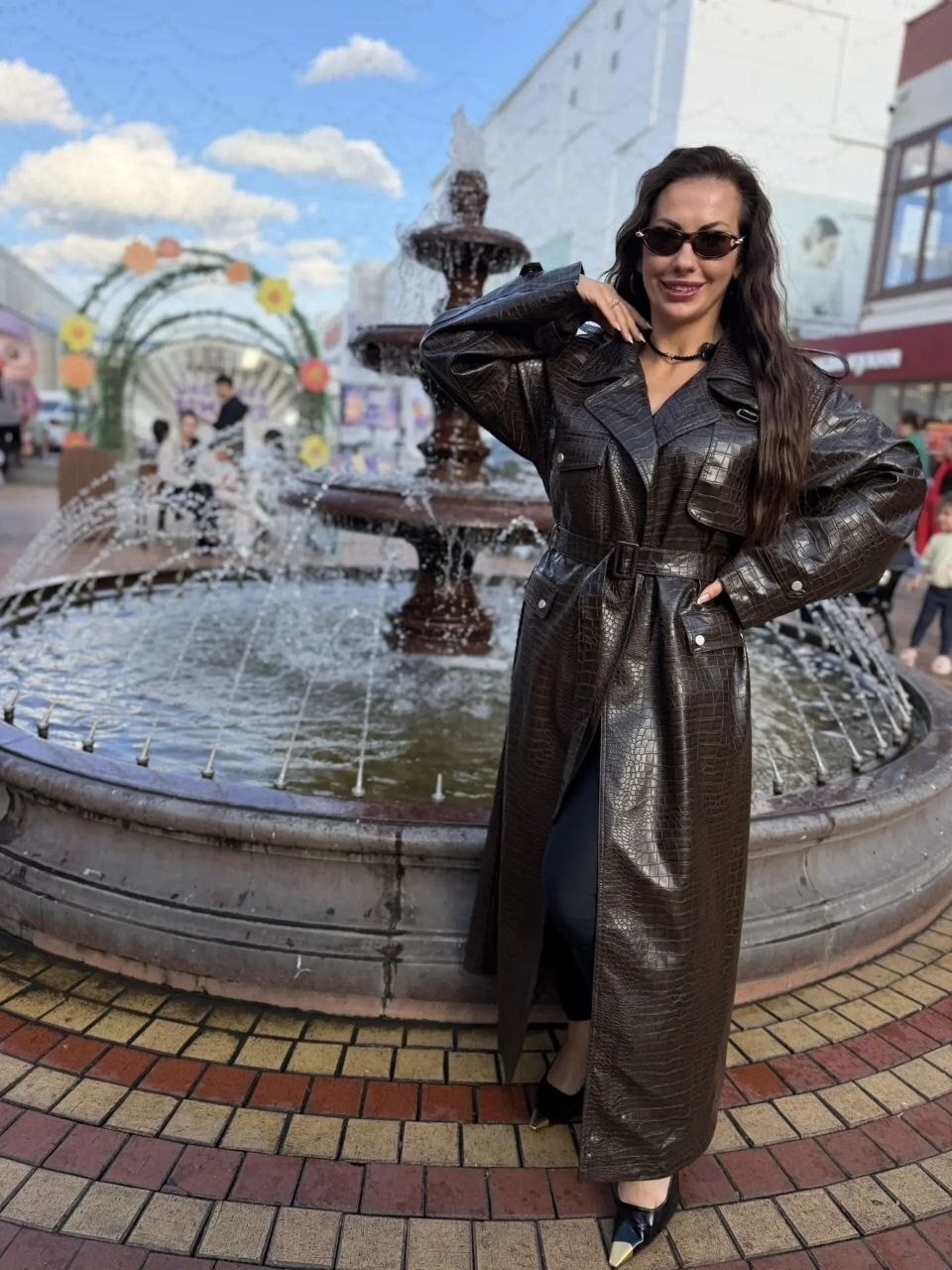 тренч из экокожи под рептилию коричневый,кожаный плащ,тренч кожаный,кожаный плащ женский,кожаный плащ фирма la afm leather