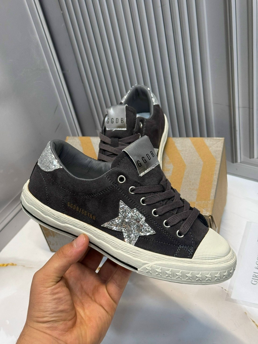 ,кеды hi star с блестками golden goose черный,кеды golden goose, женская,кроссовки golden goose