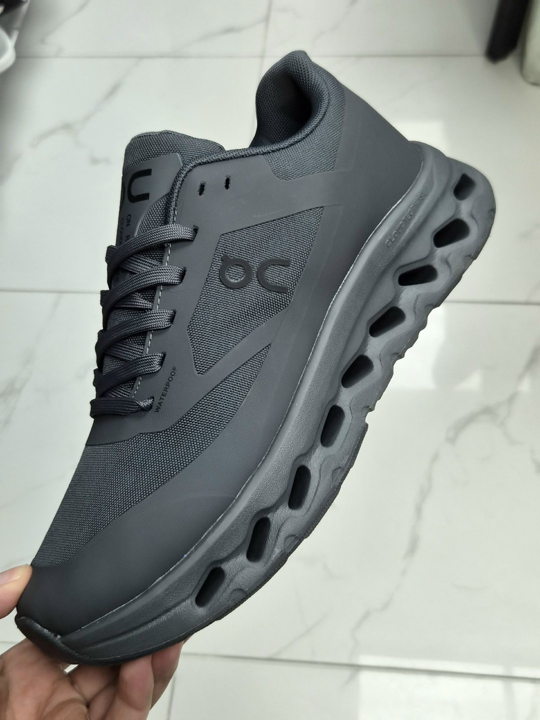 кроссовки on cloudrunner 2 цвет eclipse black,кроссовки,кроссовки мужские on,кроссовки cloudrunner 2 on черный,мужской кроссовки