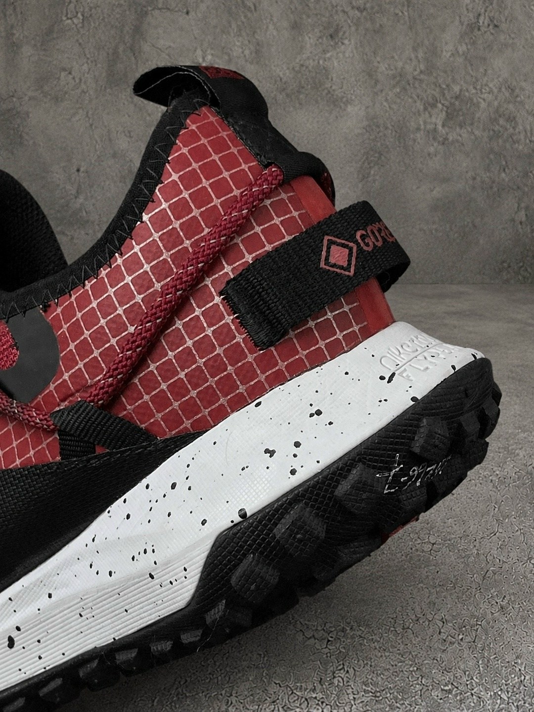 кроссовки nike acg mountain fly low,кроссовки nike acg,кроссовки nike acg mountain fly low gtx se,кроссовки nike acg mountain fly low gore-tex,кроссовки nike acg mountain fly gtx
