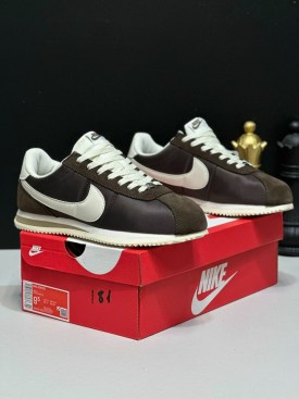 Кроссовки
